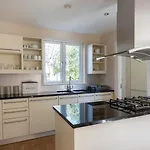 Large To Sleep 8 In Kenmare. Free Use Of Pool Onsite