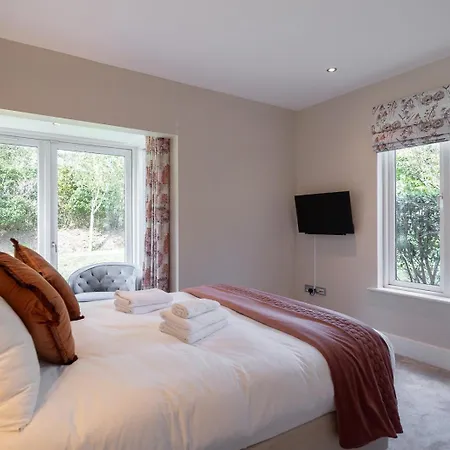 Large To Sleep 8 In Kenmare. Free Use Of Pool Onsite Casa vacanze