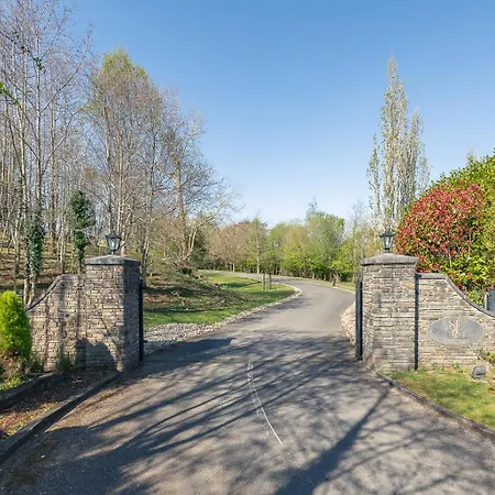 度假居 Large To Sleep 8 In Kenmare. Free Use Of Pool Onsite *