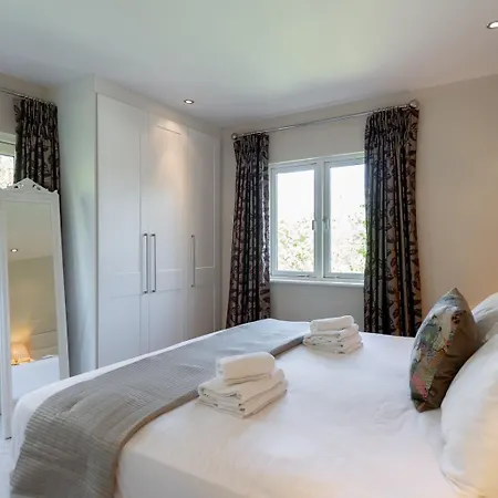 Large To Sleep 8 In Kenmare. Free Use Of Pool Onsite Kenmare